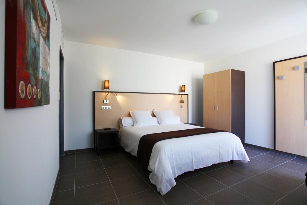 Hotel Restaurant Les Pielettes Le Rove Zewnętrze zdjęcie