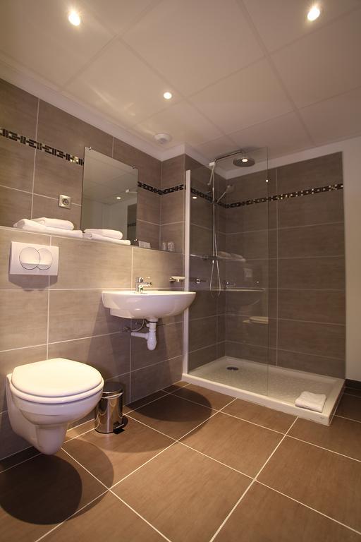 Hotel Restaurant Les Pielettes Le Rove Zewnętrze zdjęcie