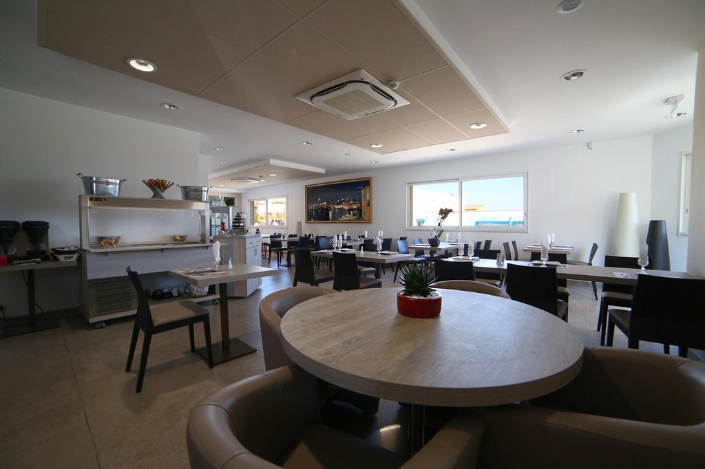 Hotel Restaurant Les Pielettes Le Rove Zewnętrze zdjęcie