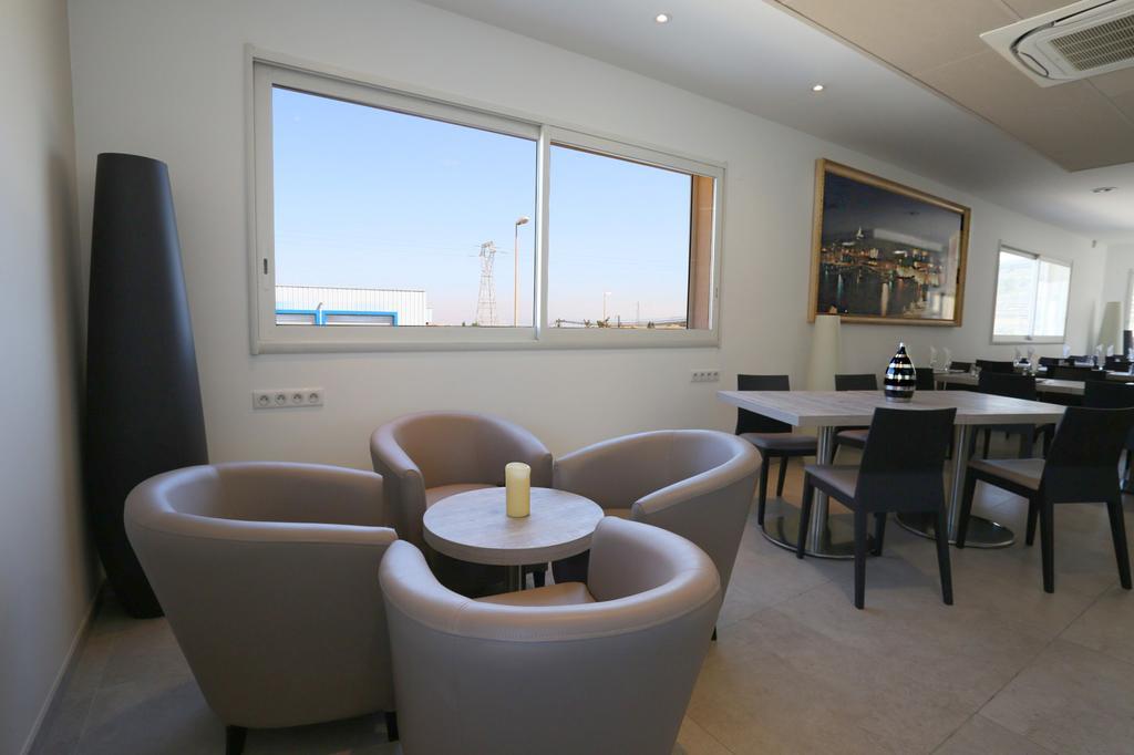 Hotel Restaurant Les Pielettes Le Rove Zewnętrze zdjęcie