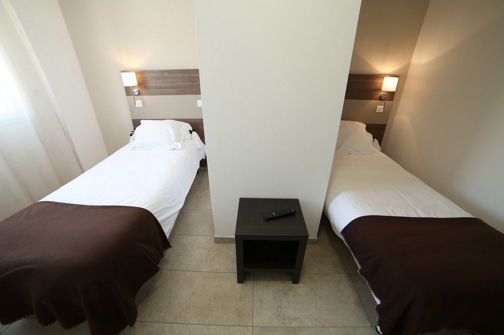 Hotel Restaurant Les Pielettes Le Rove Zewnętrze zdjęcie