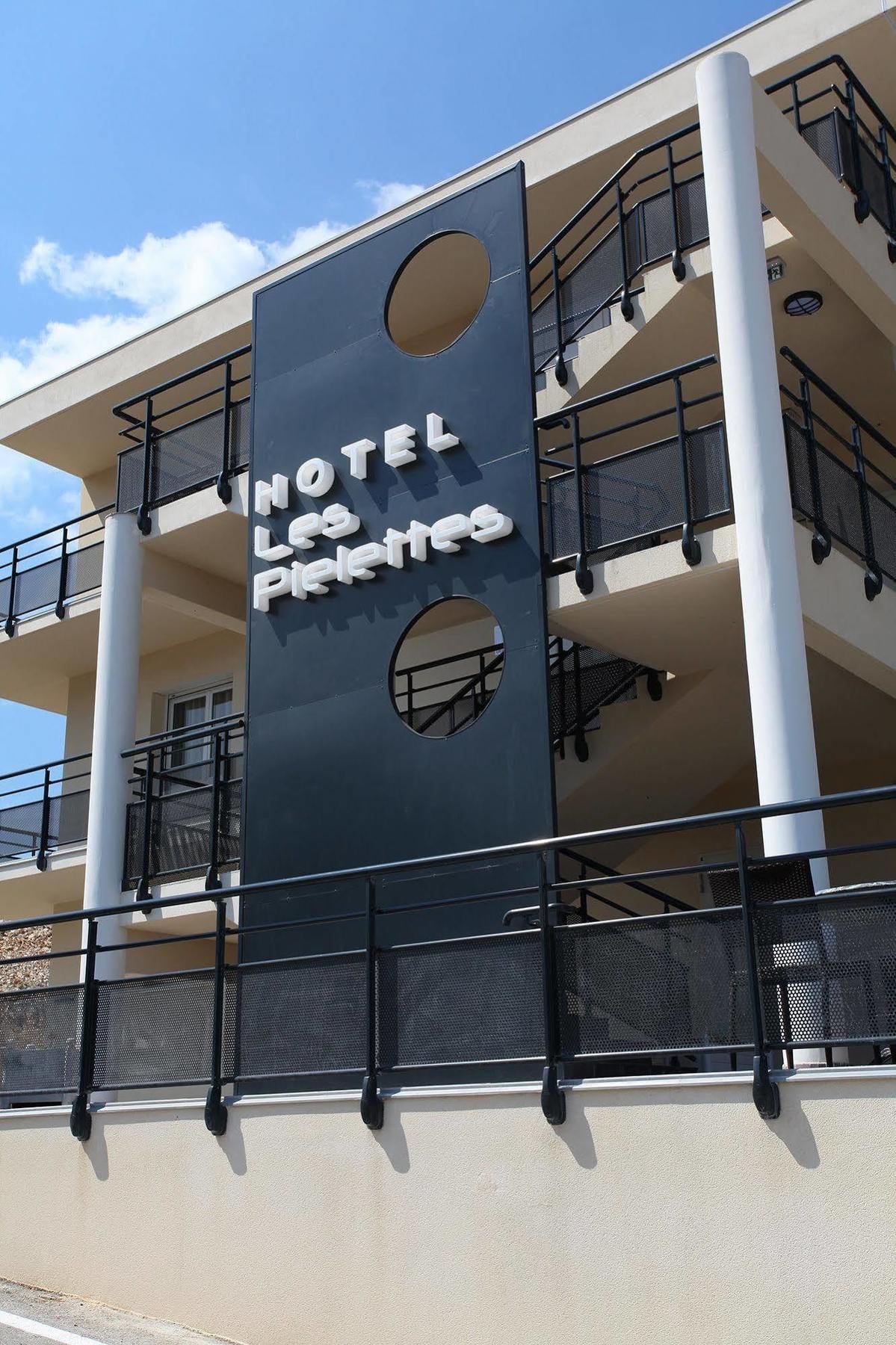 Hotel Restaurant Les Pielettes Le Rove Zewnętrze zdjęcie